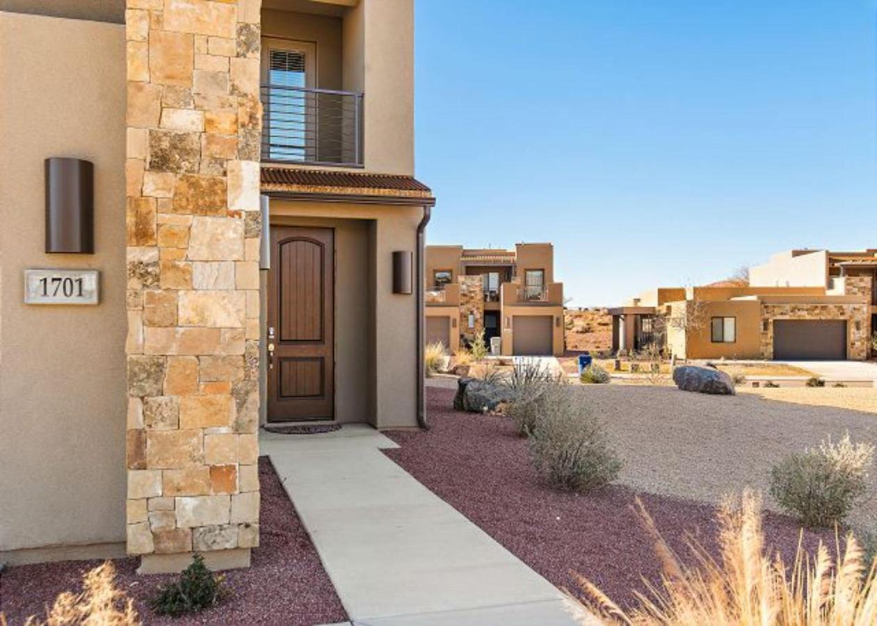 Lounging At The Ledges Apartment St. George Exterior photo